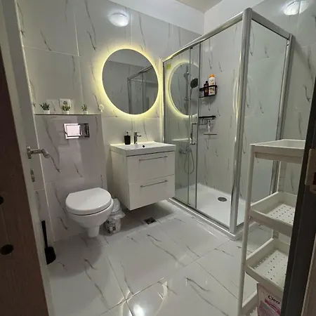 Bright One Bedroom *