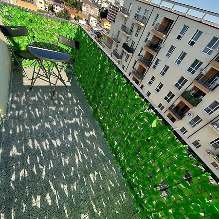 Bright One Bedroom *