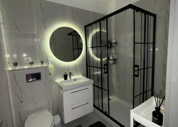 Bright One Bedroom アパート