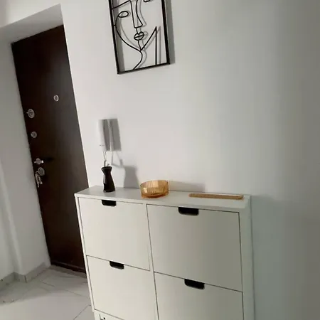 Bright One Bedroom Bükreş