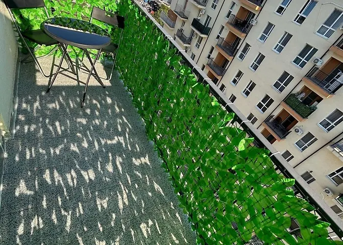 Bright One Bedroom *